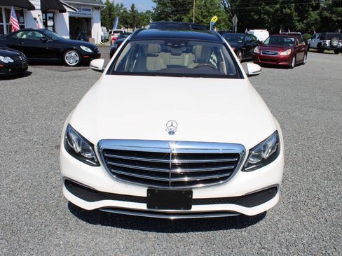 Used 2017 Mercedes-Benz E 400 4MATIC Wagon image 3