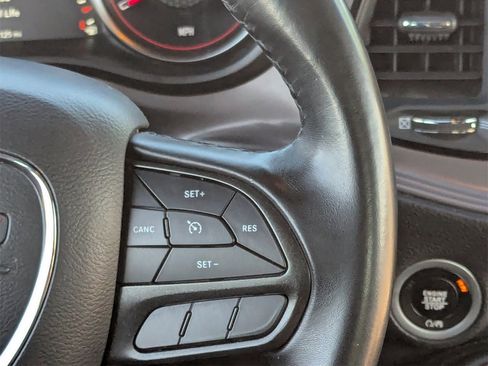 Used 2023 Dodge Challenger SXT image 25