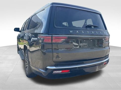 Used 2024 Jeep Wagoneer L Series II w/ Flexible Seating Group image 14