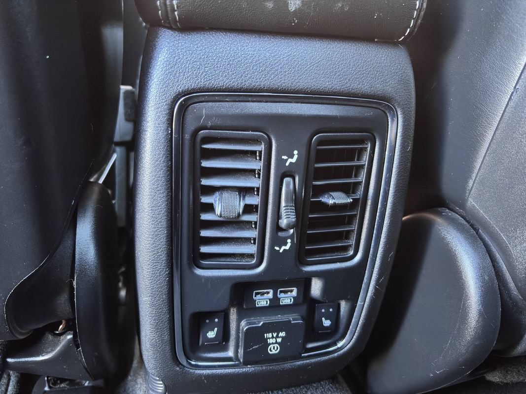 Used 2015 Jeep Grand Cherokee Overland w/ Advanced Technology Group AWD/4WD image 36