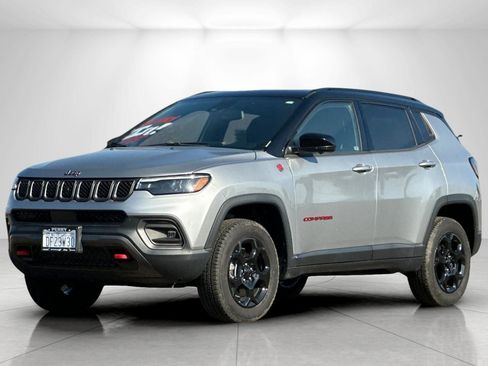 Used 2023 Jeep Compass Trailhawk w/ Trailhawk Elite Group image 7