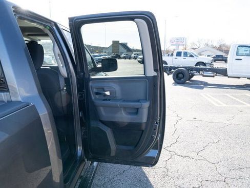 Used 2019 RAM 1500 Classic Warlock w/ Electronics Group image 13