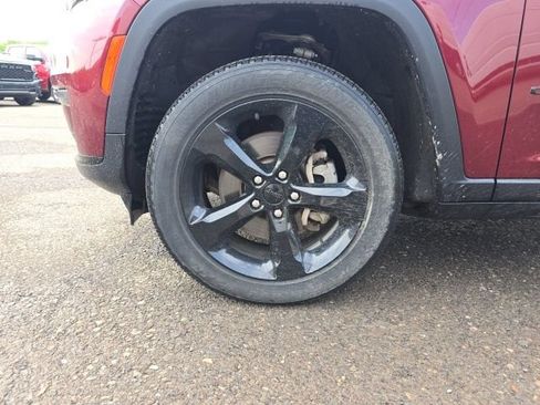 Certified 2023 Jeep Grand Cherokee L Laredo AWD/4WD image 10
