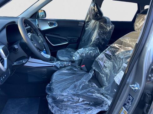New 2025 Kia Soul LX image 16