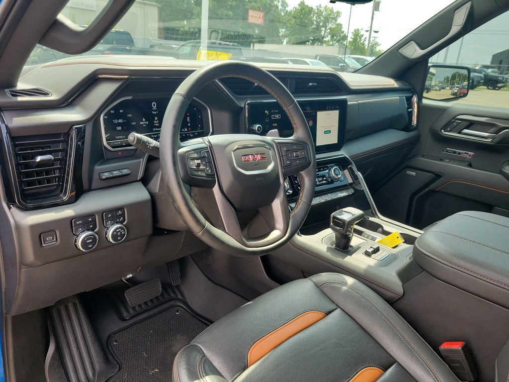 Used 2023 GMC Sierra 1500 AT4 w/ AT4 Premium Package AWD/4WD image 17