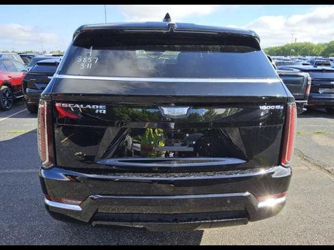 Used 2025 Cadillac Escalade IQ Luxury 2 w/ LPO, Premium Carpet Package AWD/4WD image 7