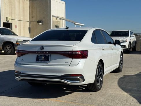 New 2025 Volkswagen Jetta SEL image 9