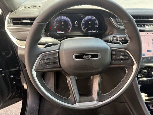 New 2025 Jeep Grand Cherokee Limited w/ Trailer Tow Package image 16