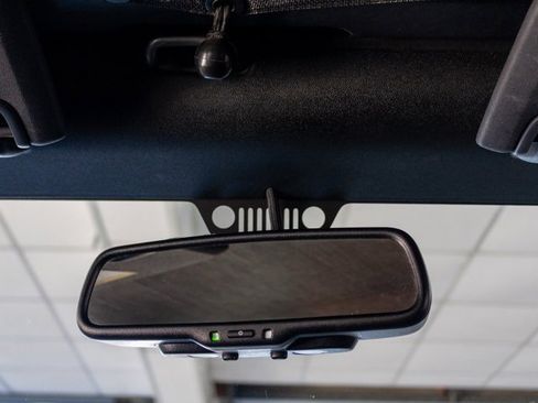 Used 2018 Jeep Wrangler Unlimited Sport S image 17