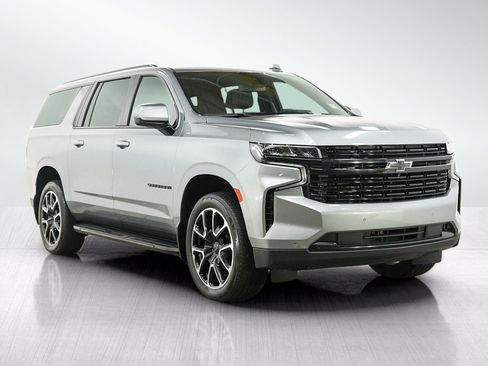 Used 2023 Chevrolet Suburban RST w/ Luxury Package AWD/4WD image 7