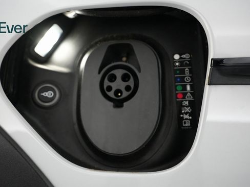 Used 2022 Porsche Taycan 4 Cross Turismo image 24