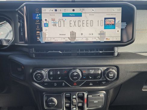 Used 2024 Jeep Wrangler Sport S image 13