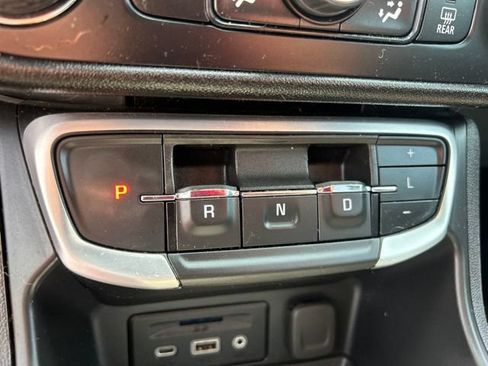 Used 2024 GMC Terrain SLT FWD image 27