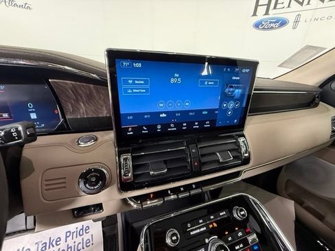 Used 2023 Lincoln Navigator L Reserve AWD/4WD image 20