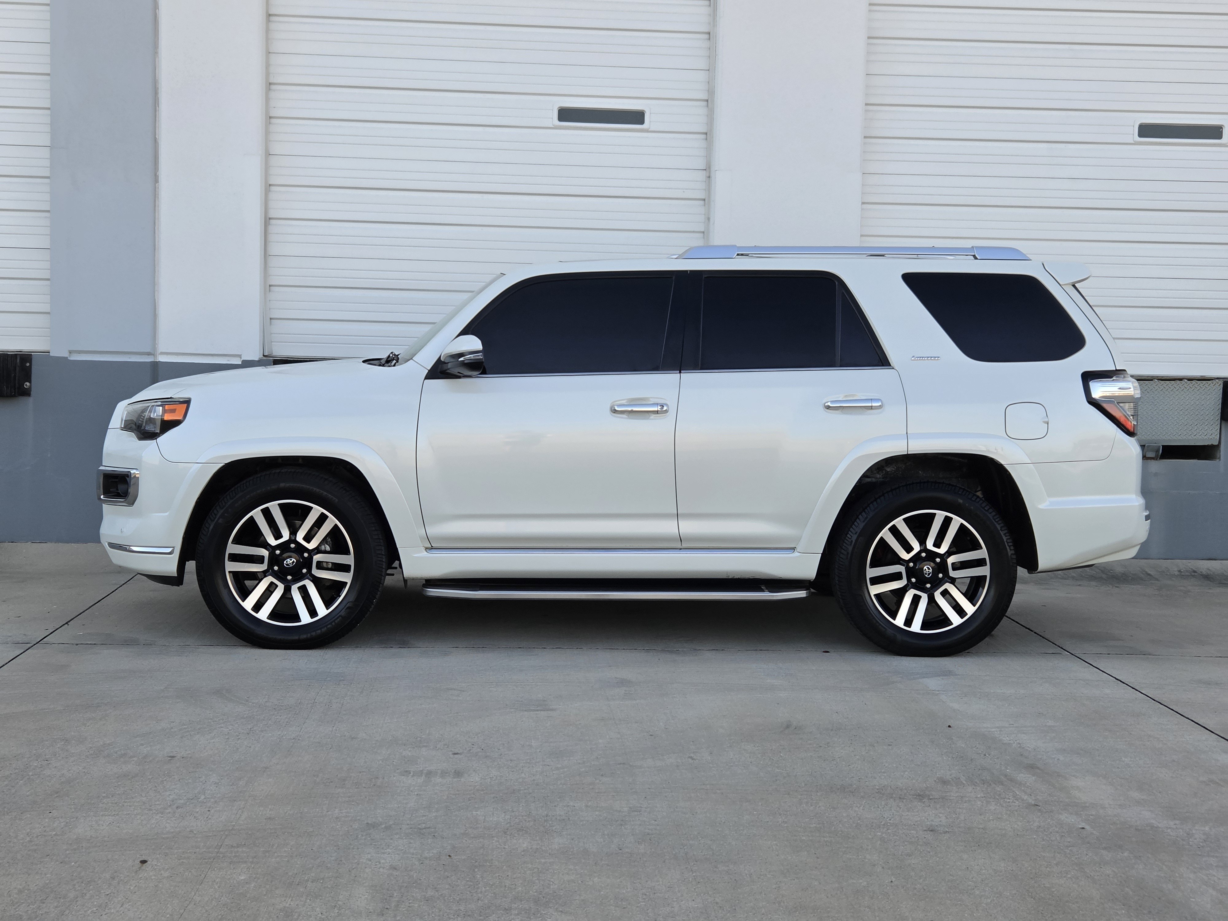 Used 2019 Toyota 4Runner Limited RWD image 3
