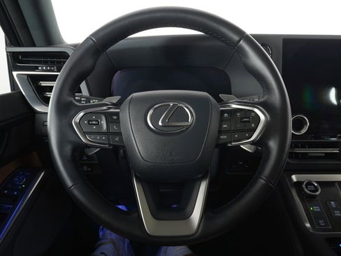 Used 2026 Lexus GX 550 w/ Accessory Package (2T) AWD/4WD image 19