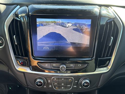 Used 2020 Chevrolet Traverse LT image 20