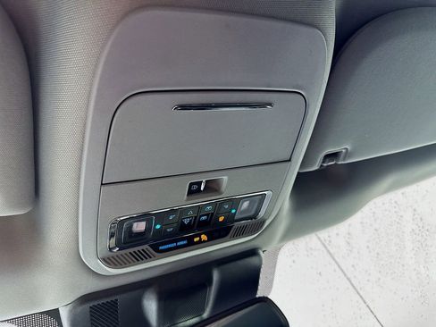 Used 2023 Ford F150 Lariat image 34