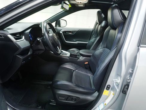 Used 2019 Toyota RAV4 XSE w/ Carpet Mat Package AWD/4WD image 12