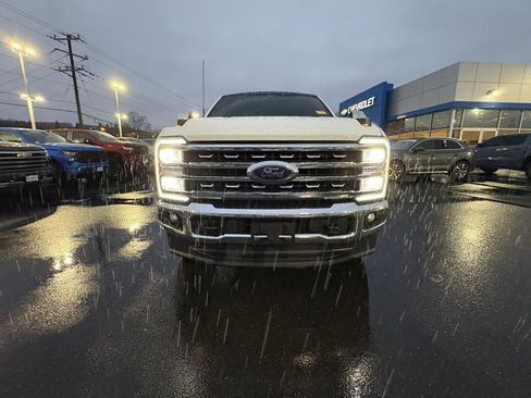 Used 2024 Ford F250 XLT w/ FX4 Off-Road Package image 3