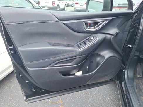 Used 2019 Subaru Forester Premium AWD/4WD image 11