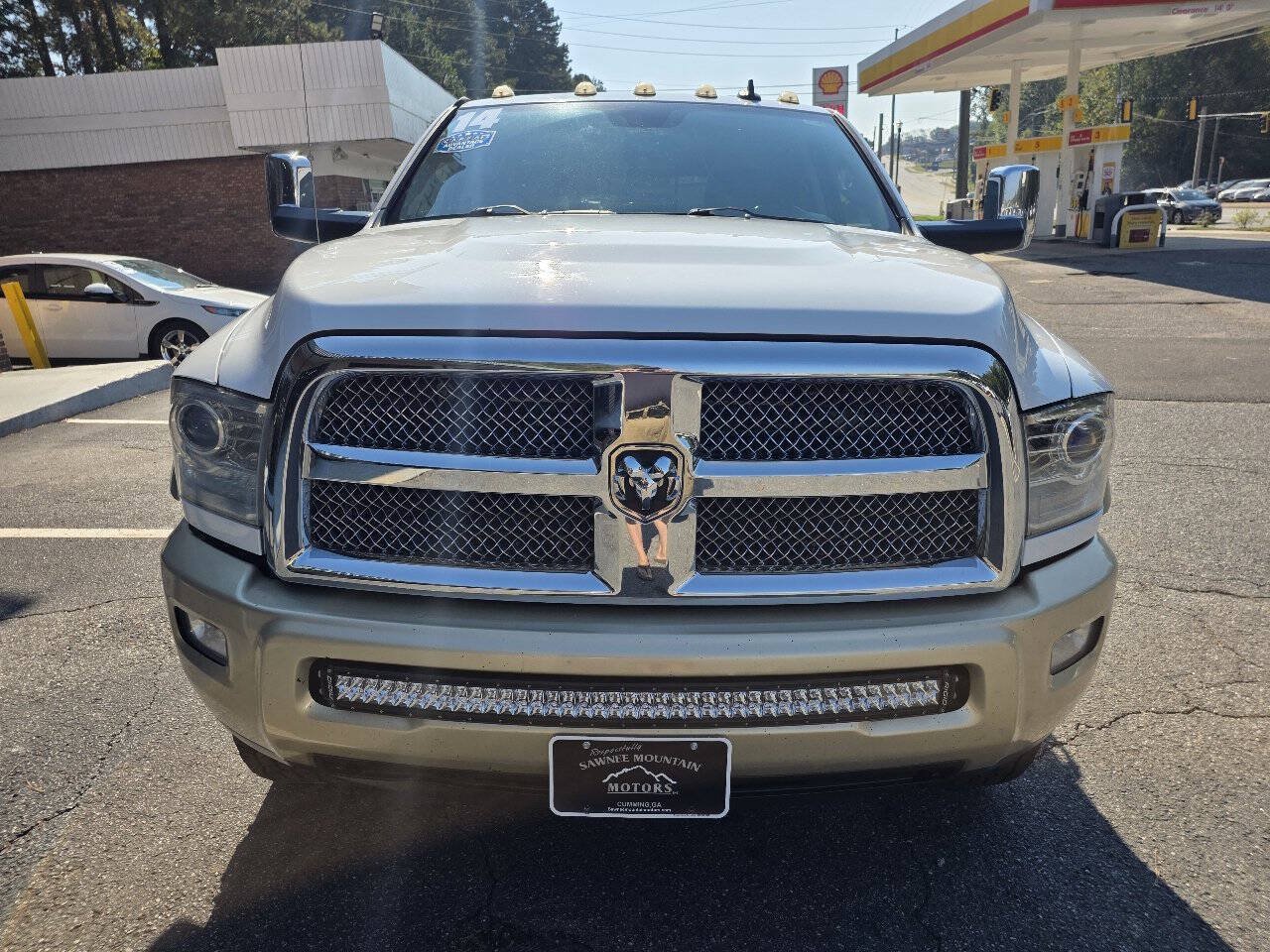 Used 2014 RAM 3500 Laramie Longhorn AWD/4WD image 9