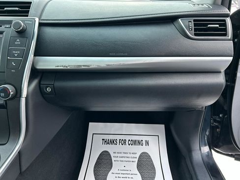 Used 2016 Toyota Camry SE w/ Moonroof Package image 25