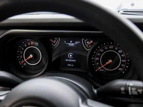 Used 2025 Jeep Gladiator Sport image 59