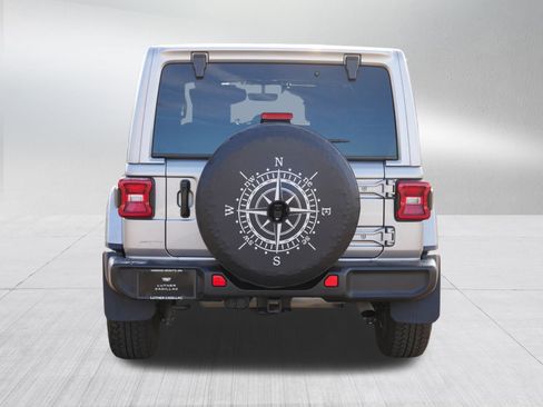 Used 2021 Jeep Wrangler Unlimited Sahara image 6