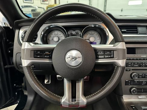 Used 2010 Ford Mustang GT image 34