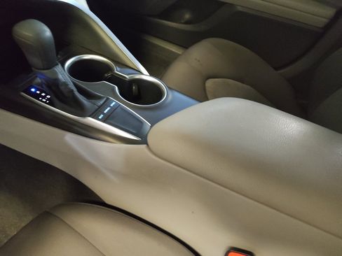 Used 2022 Toyota Camry LE FWD image 26