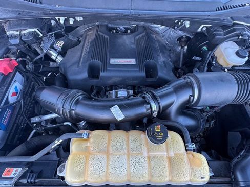 Used 2017 Ford F150 Raptor w/ Equipment Group 802A Luxury image 39