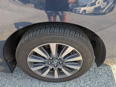 Used 2020 Toyota Sienna XLE Premium AWD/4WD image 10