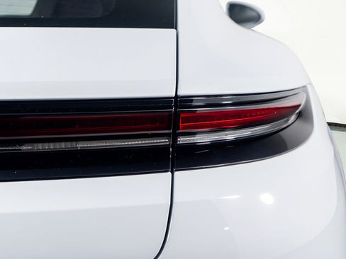 Used 2024 Porsche Panamera 4 w/ Premium Package image 32