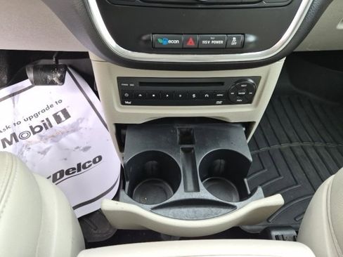 Used 2013 Chrysler Town & Country Touring-L w/ Entertainment Group #2 image 23