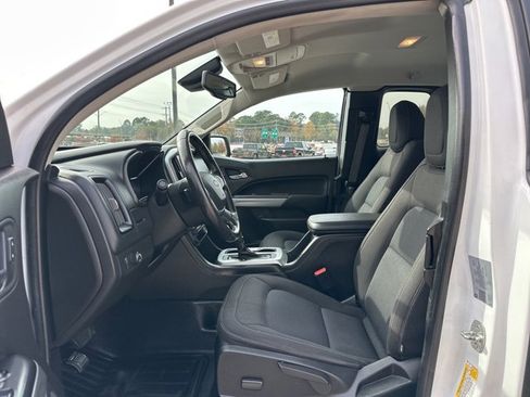 Used 2021 Chevrolet Colorado LT w/ Fleet Safety Package image 9