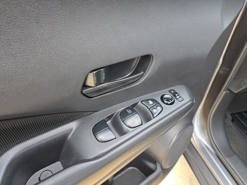 Used 2021 Nissan Kicks S image 12