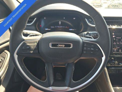 Certified 2023 Jeep Grand Cherokee Laredo AWD/4WD image 14