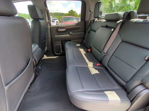Used 2025 GMC Sierra 1500 SLT RWD image 17