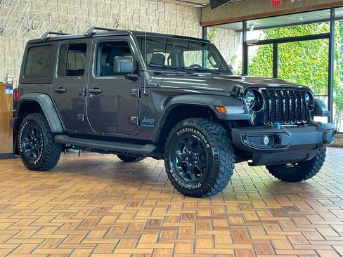 Used 2023 Jeep Wrangler Unlimited w/ Cold Weather Group AWD/4WD image 8