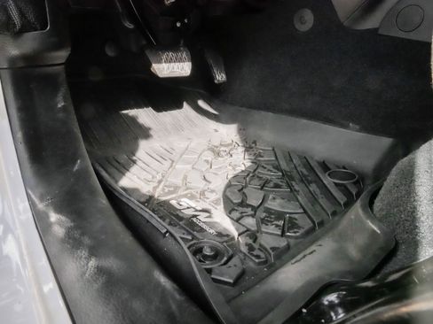 Used 2022 Jeep Wrangler Unlimited Sport image 17