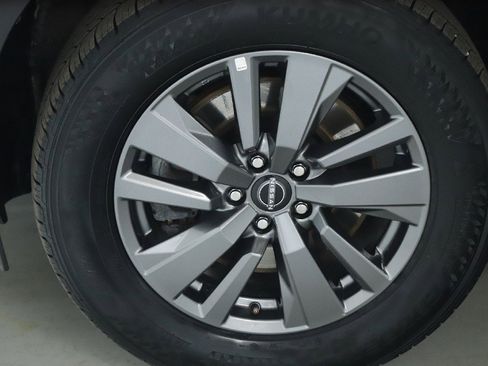 Used 2025 Nissan Pathfinder SV image 40