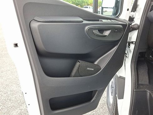 Used 2026 Mercedes-Benz Sprinter 2500 image 15
