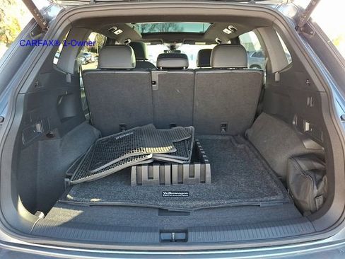 Used 2024 Volkswagen Tiguan SE R-Line image 30