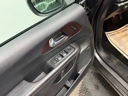 Used 2020 Chrysler Pacifica Limited image 18