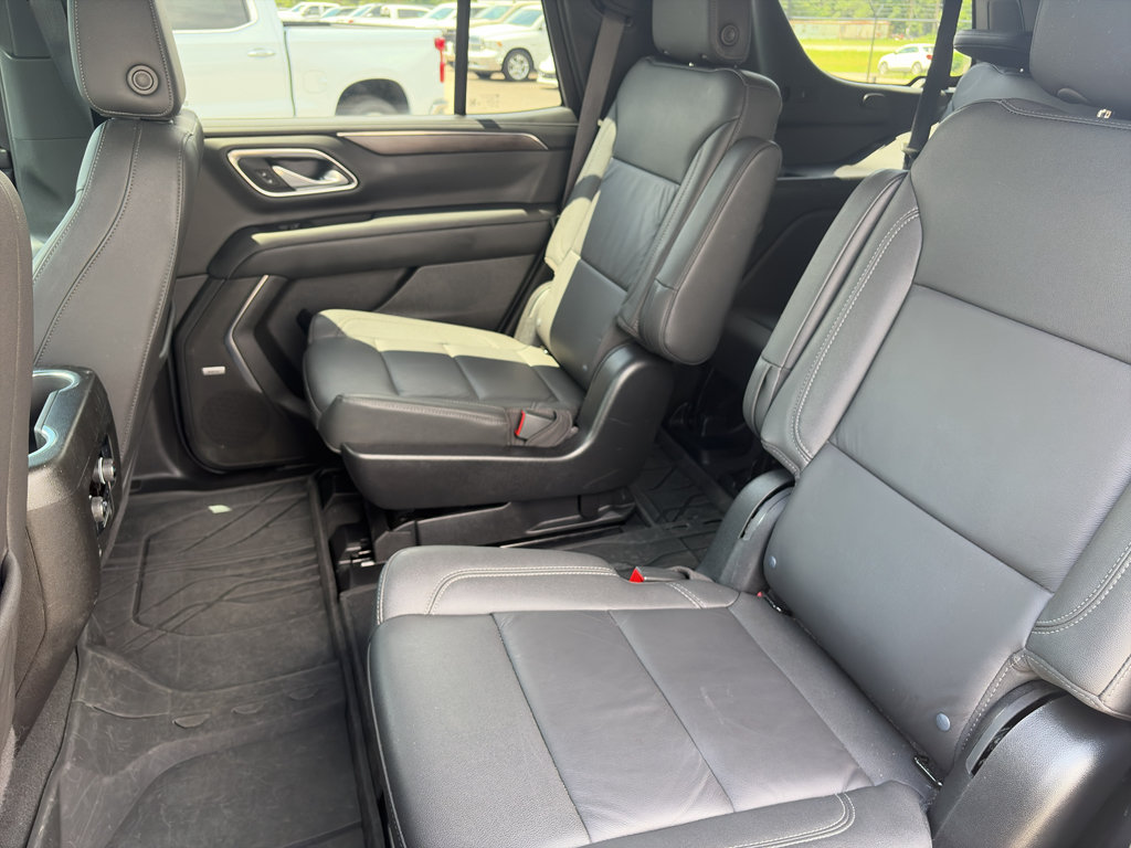Used 2024 Chevrolet Tahoe Z71 w/ Luxury Package AWD/4WD image 26