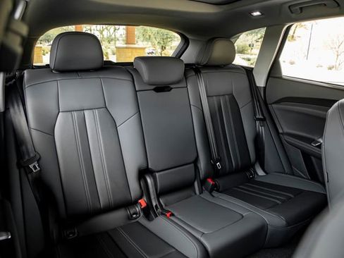 Certified 2025 Audi Q5 Premium Plus w/ Premium Plus AWD/4WD image 23