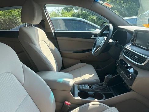 Used 2019 Hyundai Tucson Sport FWD image 12