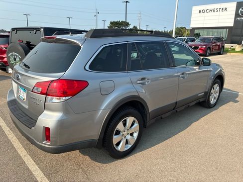 Used 2011 Subaru Outback 3.6R Limited AWD/4WD image 5