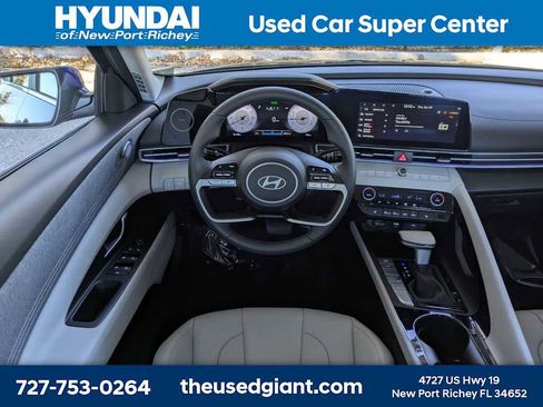 Used 2026 Hyundai Elantra Limited w/ Cargo Package image 17